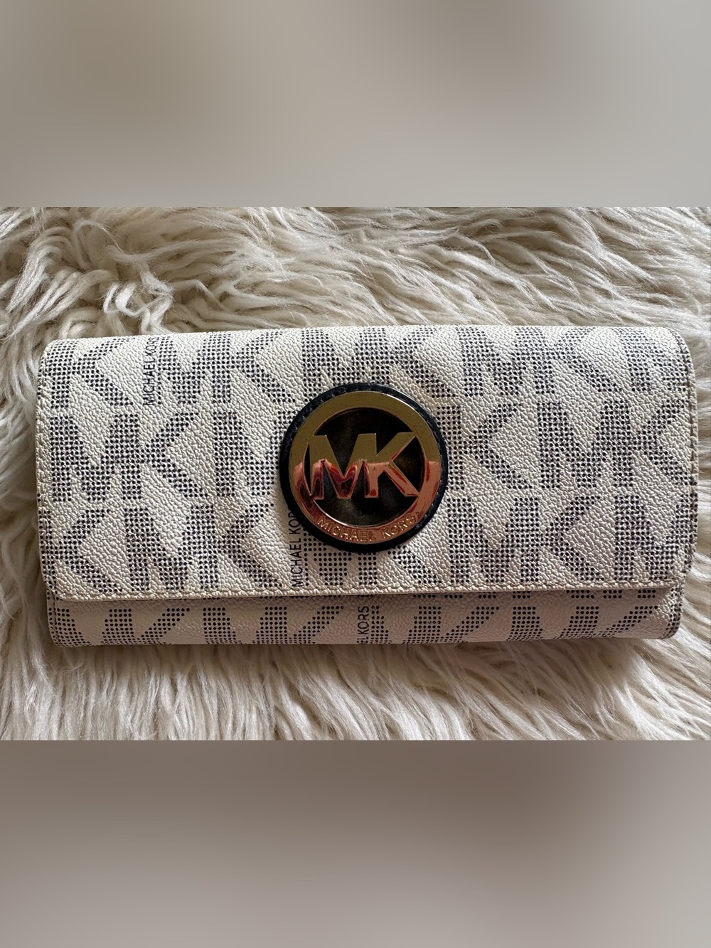 Michael Kors Vanilla Signature MK Logo Fulton Flap Continental Wallet Clutch EUC - Picture 14 of 16